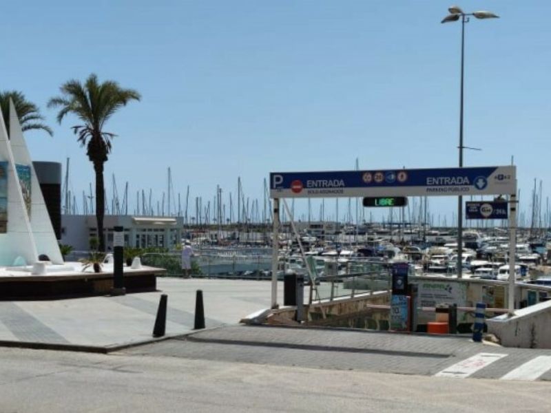 Parking Vista Alegre-Puerto, Torrevieja (Alicante).  en Granada