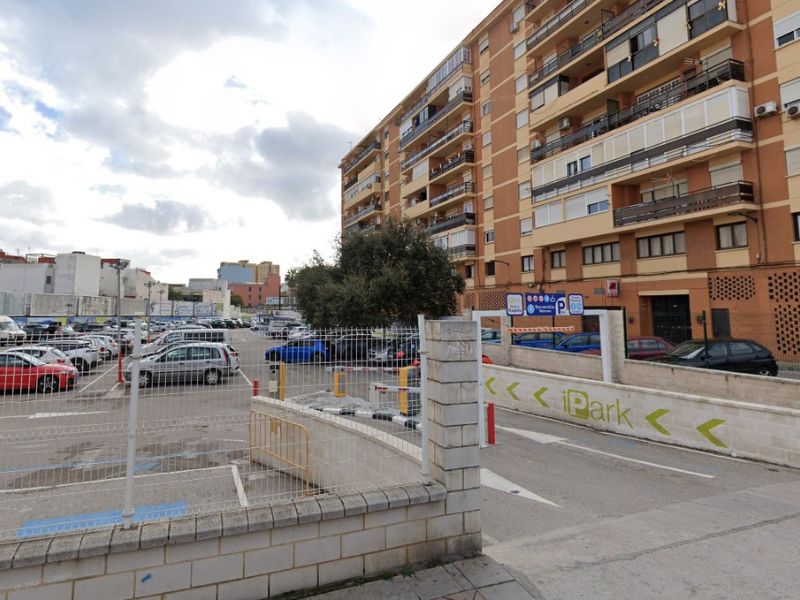 Parking Hispano, Algeciras (Cádiz).  en Granada